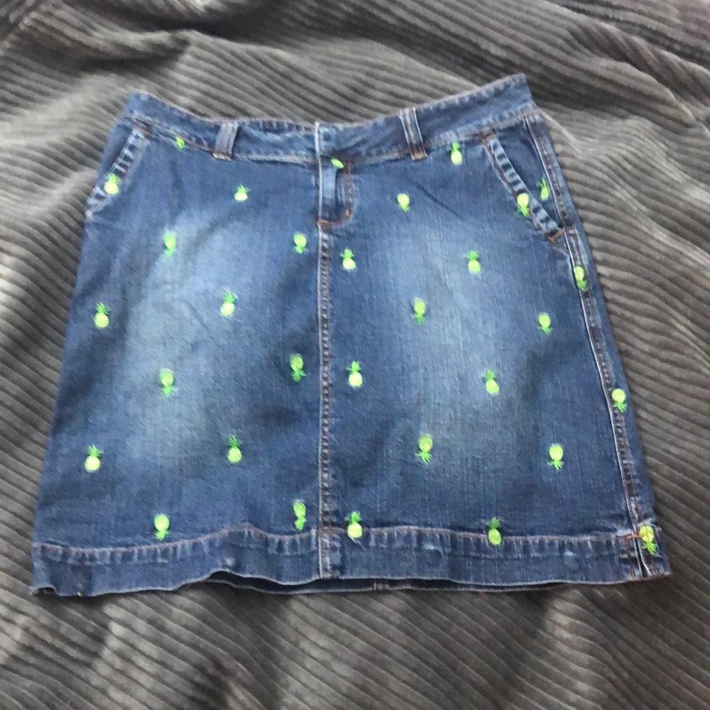 Lily Pulitzer pineapple jean skirt perfect condition.